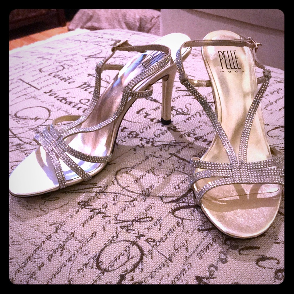 Pelle Moda Strappy Sandals Size 8 EUC